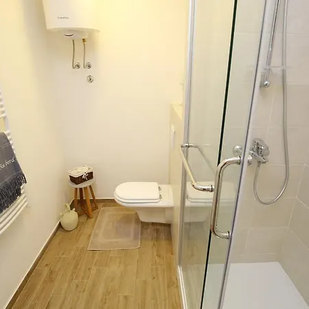 Downtown 2br 자다르